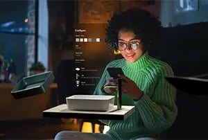 woman buying her ideal sink and tap combination with 3d configurator